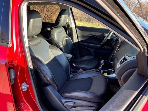 Used 2018 Jeep Compass Latitude w/ Popular Equipment Group image 10