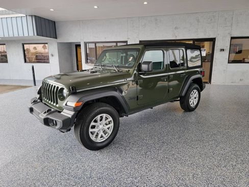 Used 2023 Jeep Wrangler Unlimited Sport AWD/4WD image 1