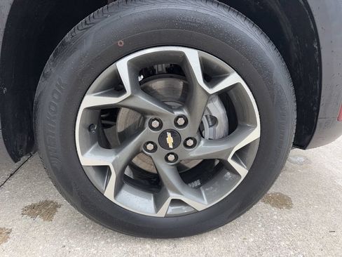 Used 2024 Chevrolet Trax LT w/ LT Convenience Package FWD image 41