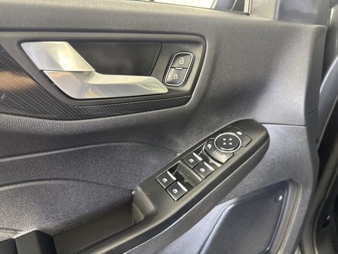 Used 2025 Ford Escape ST-Line AWD/4WD image 13
