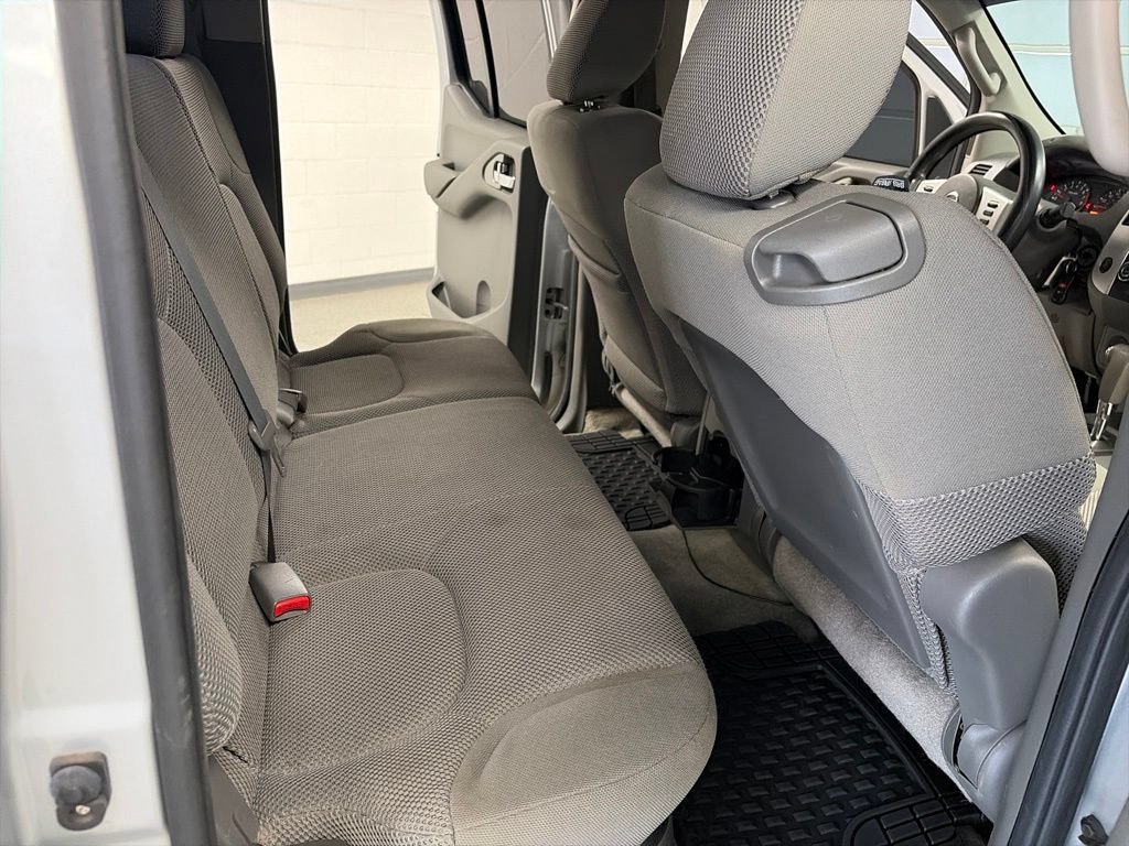 Used 2014 Nissan Frontier SV w/ SV Value Truck Package RWD image 13