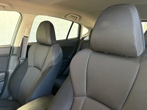 Used 2023 Subaru Crosstrek 2.0i image 2