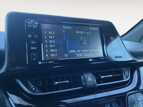 Used 2018 Toyota C-HR XLE FWD image 20