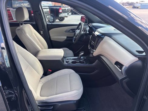 Used 2022 Chevrolet Traverse LS AWD/4WD image 22