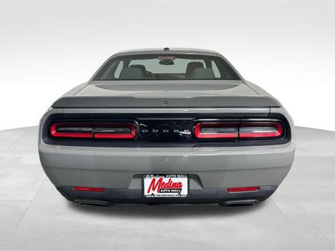 Used 2019 Dodge Challenger R/T RWD image 4