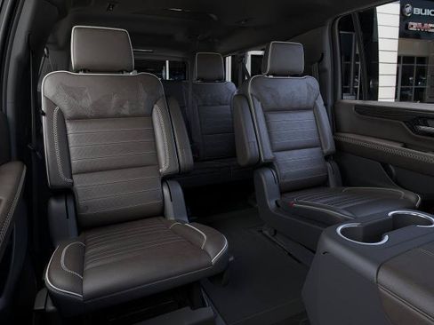 New 2026 GMC Yukon XL Denali Ultimate w/ LPO, Floor Liner Package AWD/4WD image 17