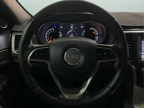 Used 2021 Jeep Grand Cherokee Laredo RWD image 17