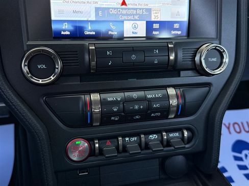 Used 2022 Ford Mustang Shelby GT500 w/ Carbon Fiber Track Pack image 43