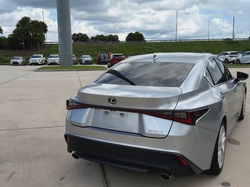 Used 2023 Lexus IS 300 w/ Comfort Package RWD image 8