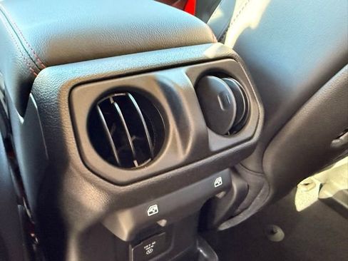 New 2025 Jeep Wrangler Unlimited Rubicon w/ Steel Bumper Group image 28