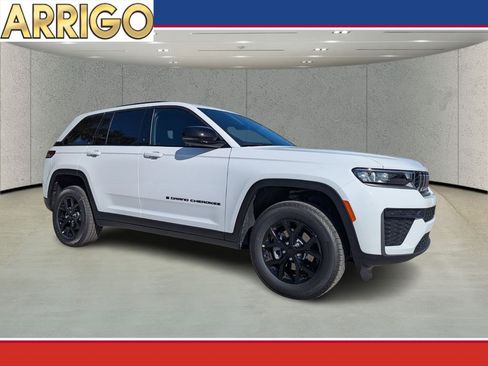 New 2026 Jeep Grand Cherokee Altitude RWD image 1
