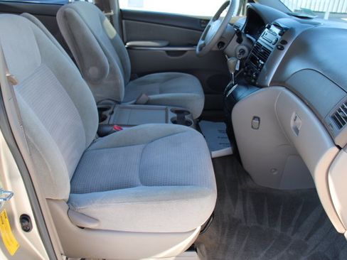 Used 2008 Toyota Sienna CE image 17