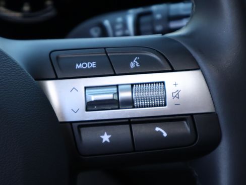 Used 2025 Hyundai Kona SEL AWD/4WD image 15