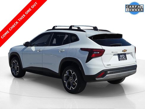 Used 2025 Chevrolet Trax LT w/ Driver Confidence Package image 4