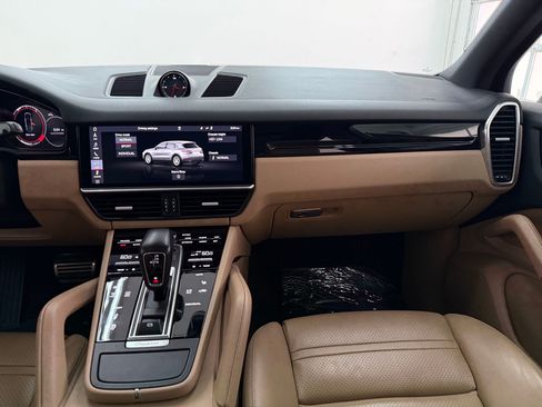 Used 2019 Porsche Cayenne S AWD/4WD image 27