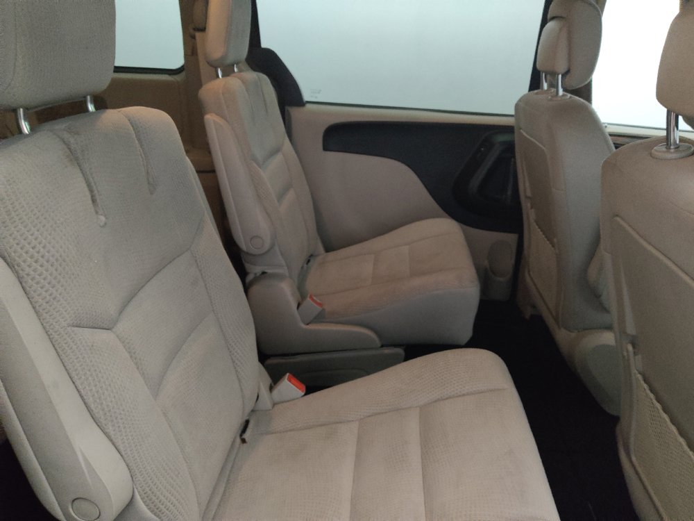 Used 2019 Dodge Grand Caravan SE w/ UConnect Hands-Free Group FWD image 19