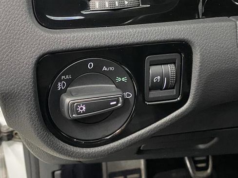 Used 2019 Volkswagen GTI Rabbit Edition image 22