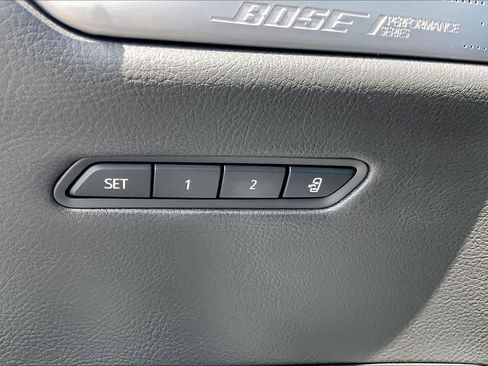 Used 2025 Cadillac XT6 Premium Luxury FWD image 33