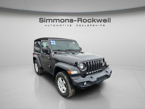 Used 2022 Jeep Wrangler Sport S image 3