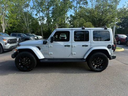 Used 2022 Jeep Wrangler Unlimited Sahara w/ Safety Group AWD/4WD image 2