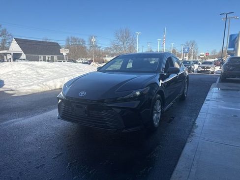 Used 2026 Toyota Camry LE w/ Convenience Package image 6