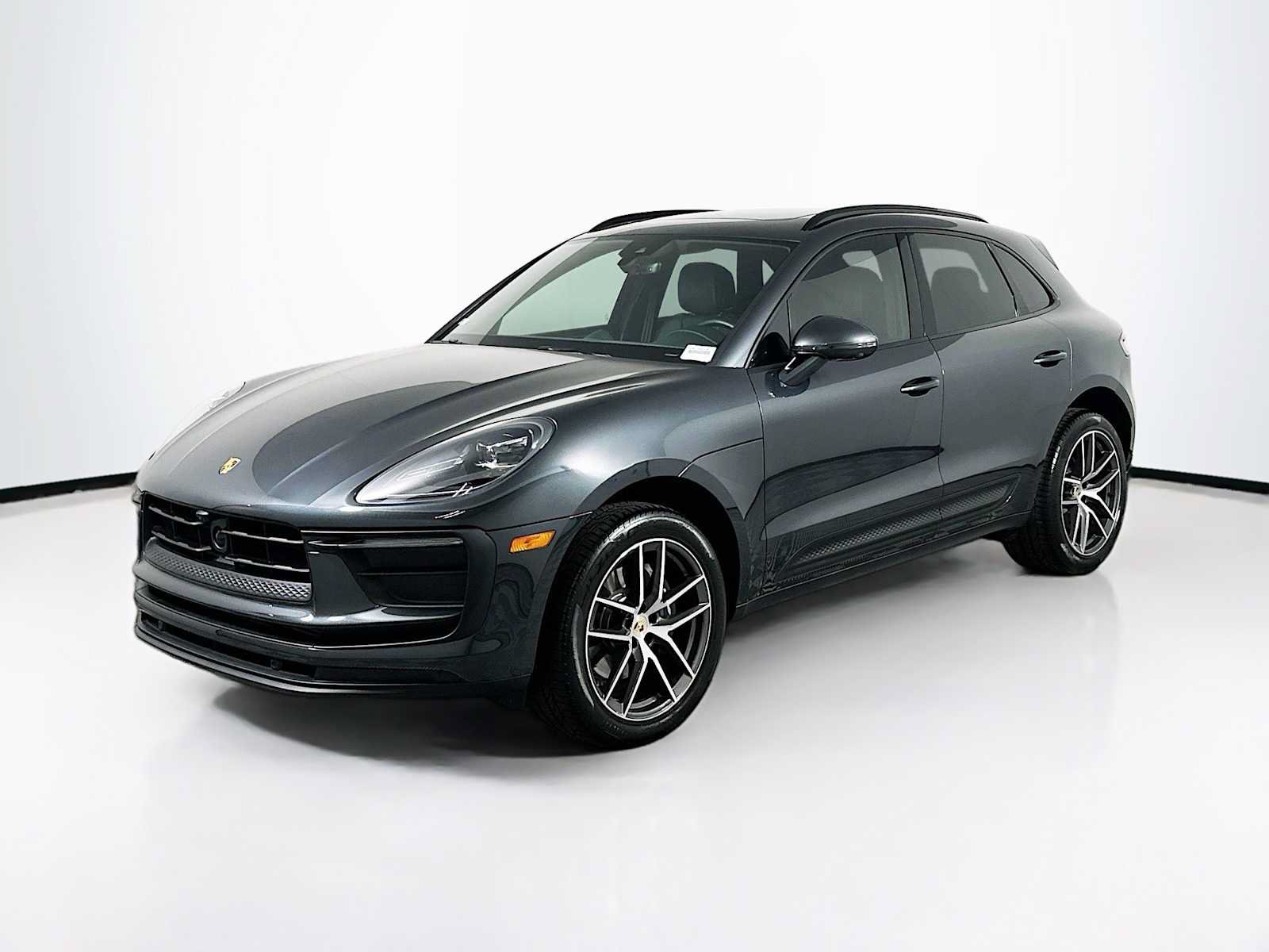 Certified 2026 Porsche Macan AWD/4WD image 1
