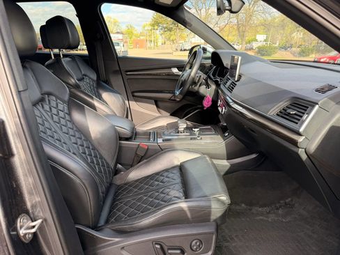 Used 2018 Audi SQ5 Premium Plus w/ S Sport Package AWD/4WD image 19
