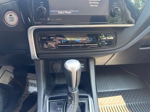 Used 2019 Toyota Corolla SE w/ SE Premium Package FWD image 22