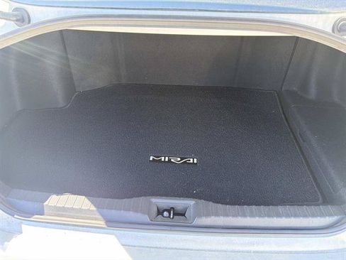 Used 2021 Toyota Mirai RWD image 6