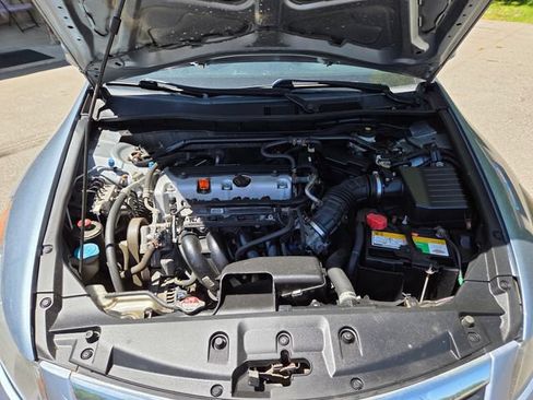 Used 2011 Honda Accord EX image 10