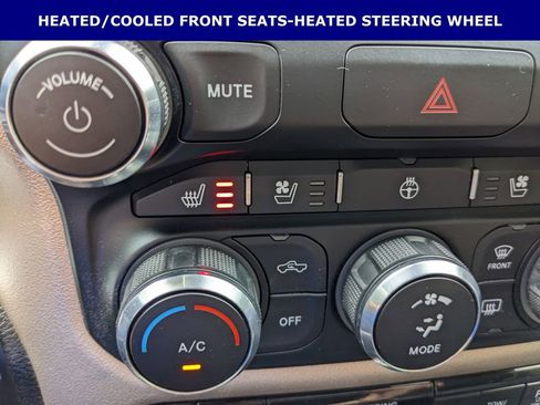 Used 2022 RAM 1500 Laramie AWD/4WD image 4
