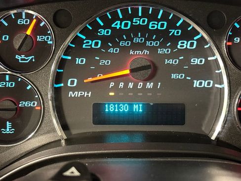 Used 2024 Chevrolet Express 2500 w/ Driver Convenience Package image 37