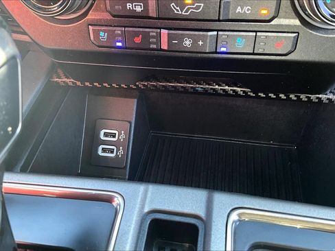 Used 2018 Ford F150 Raptor w/ Equipment Group 802A Luxury AWD/4WD image 17