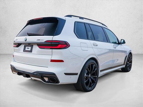 Used 2027 BMW X7 xDrive40i w/ M Sport Package AWD/4WD image 5