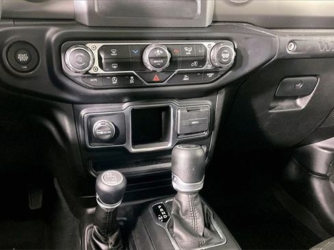 Used 2022 Jeep Wrangler Unlimited Sport image 9