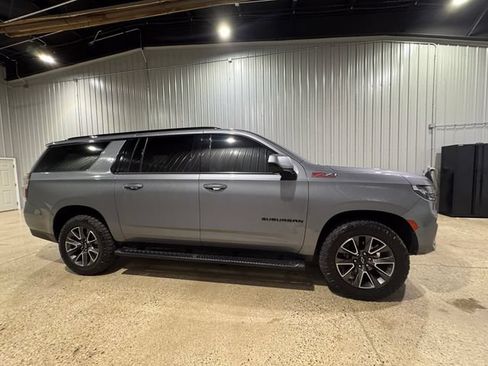Used 2021 Chevrolet Suburban Z71 AWD/4WD image 5
