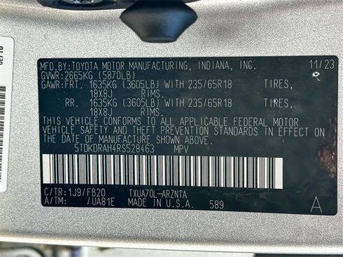 Used 2024 Toyota Highlander LE image 32