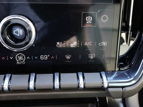 New 2026 GMC Yukon XL AT4 w/ AT4 Premium Plus Package AWD/4WD image 36