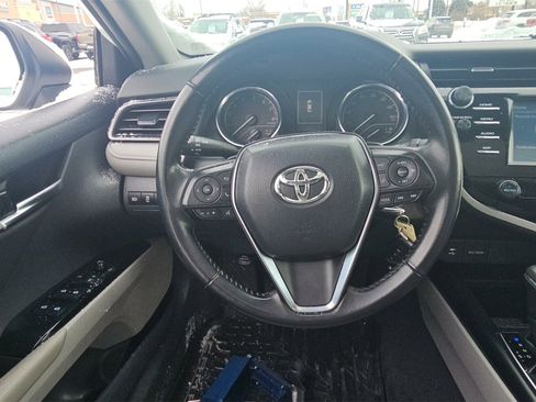 Used 2019 Toyota Camry SE image 10