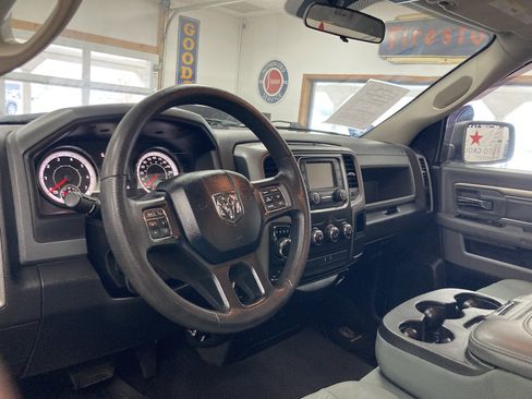 Used 2017 RAM 1500 Express w/ Black Ram 1500 Express Group image 12