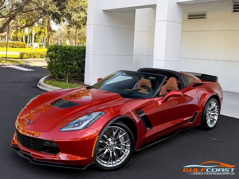 Used 2015 Chevrolet Corvette Z06 w/ 3LZ Preferred Equipment Group image 9