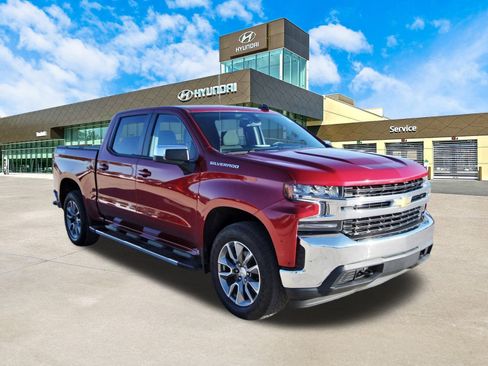Used 2022 Chevrolet Silverado 1500 LT image 3