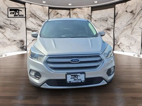Used 2019 Ford Escape SE AWD/4WD image 2