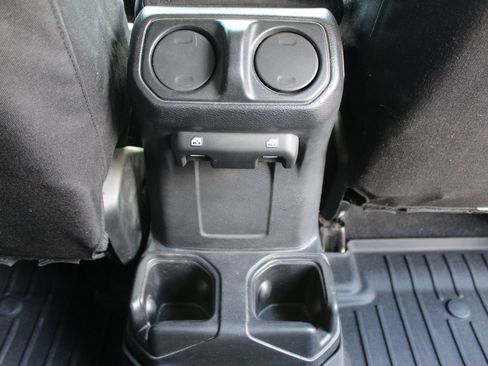 Used 2018 Jeep Wrangler Unlimited Sport S AWD/4WD image 16