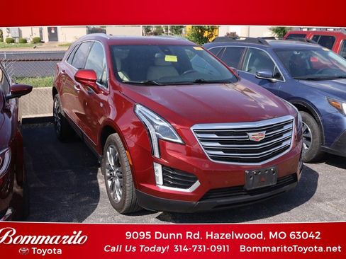 Used 2017 Cadillac XT5 Premium Luxury FWD image 1