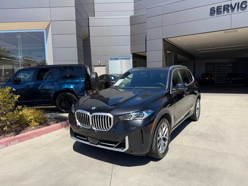Used 2024 BMW X5 xDrive40i w/ Premium Package AWD/4WD image 1