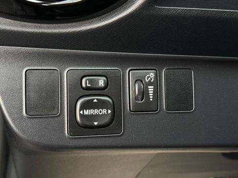Used 2016 Toyota Prius C Two image 19