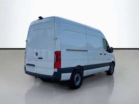 Used 2025 Mercedes-Benz Sprinter 2500 image 3
