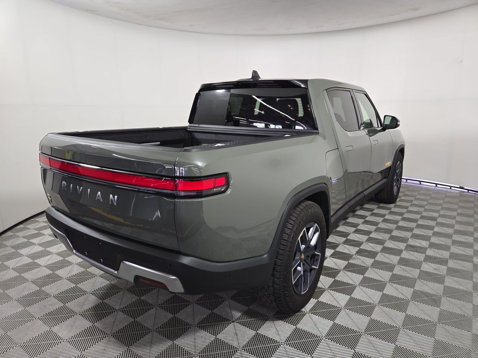 Used 2022 Rivian R1T Launch Edition AWD/4WD image 5