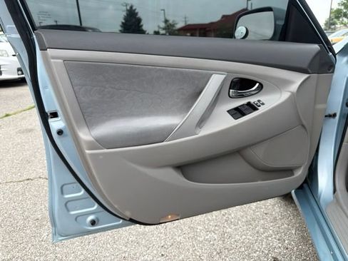 Used 2009 Toyota Camry LE FWD image 15